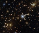 Hubbleův teleskop vyfotografoval pozoruhodnou kupu galaxií ACO S 295