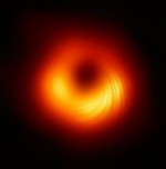 Astronomové zkoumají magnetické pole na okraji černé díry v srdci galaxie M87