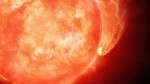 Astronomové jsou svědky hvězdy požírající planetu