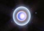 Webbův teleskop pořídil nové snímky Uranu, jeho prstenců a měsíců