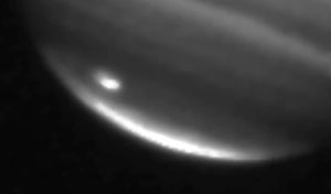 Skvrna v místě dopadu komety do atmosféry Jupiteru