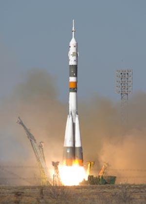 Start ruské nosné rakety Sojuz.