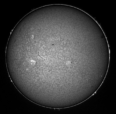 Celkový snímek Slunce v čáře CaK vápníku ze dne 20. 6. 2013 v 07:43:19 UT. Foto: Hvězdárna Valašské Meziříčí